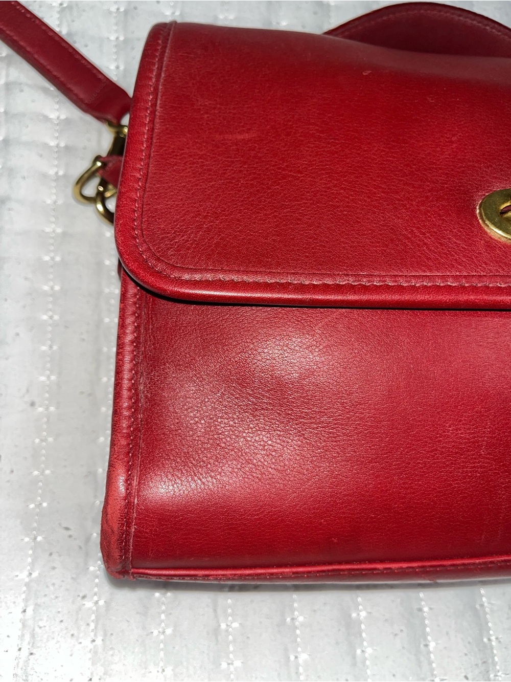 Vintage Coach Court Bag
Satchel Red Brass Hardware
#9870 - Picture 3 of 16
